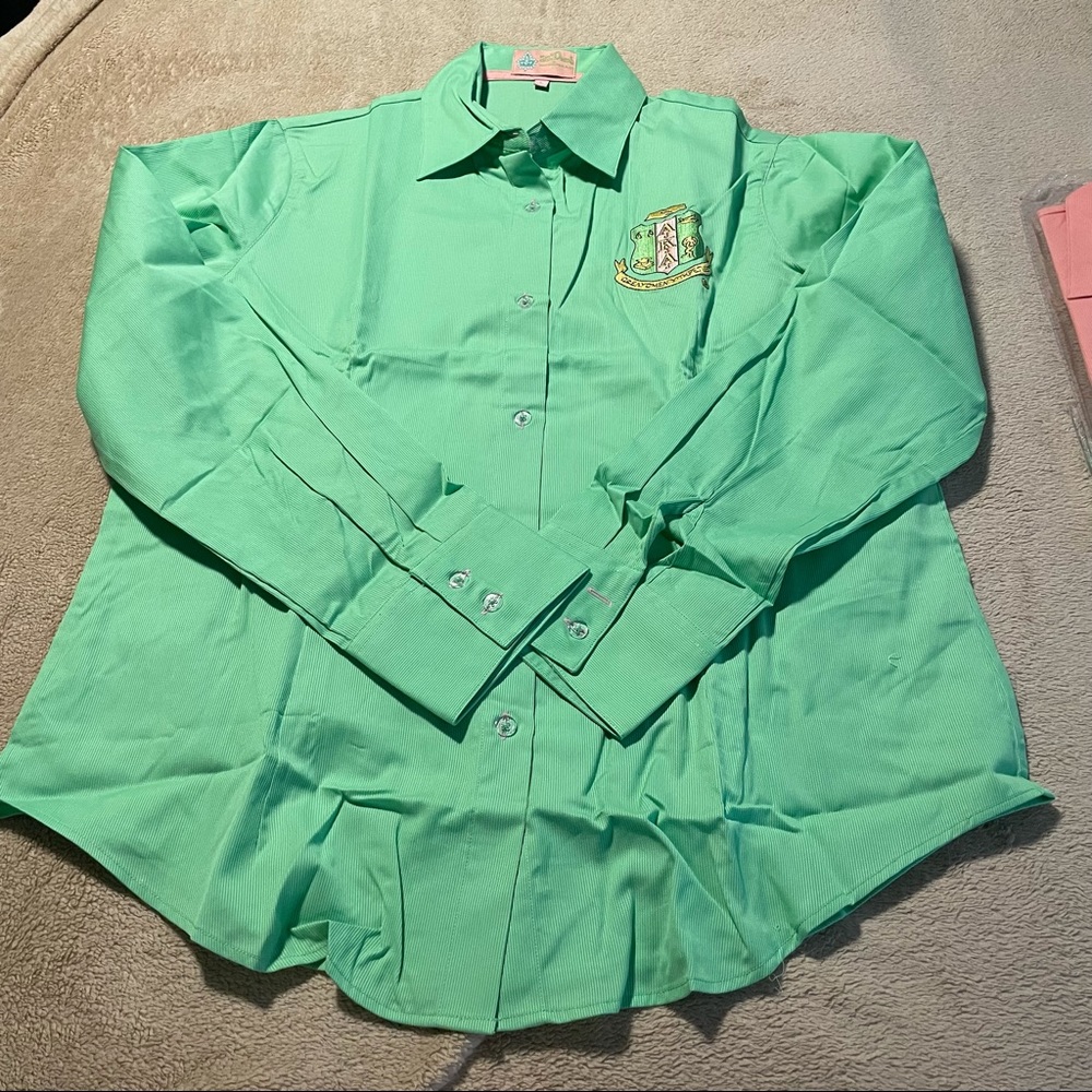 Alpha kappa Alpha Sorority Crest Woven Green Shirt